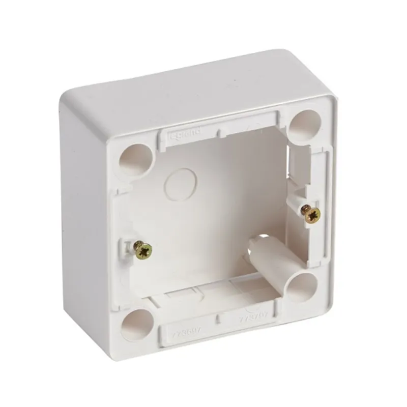 Legrand 773697 Cariva fehér kiemelő keret 36mm Legrand 773697 Cariva fehér kiemelő keret 36mm