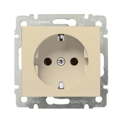 Legrand Valena 2P+F csatlakozóaljzat elefántcsont színű (774320)