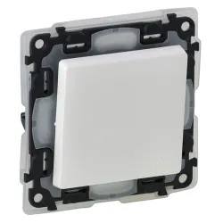 Legrand Valena Life egypólusú kapcsoló IP44 fehér (752151)
