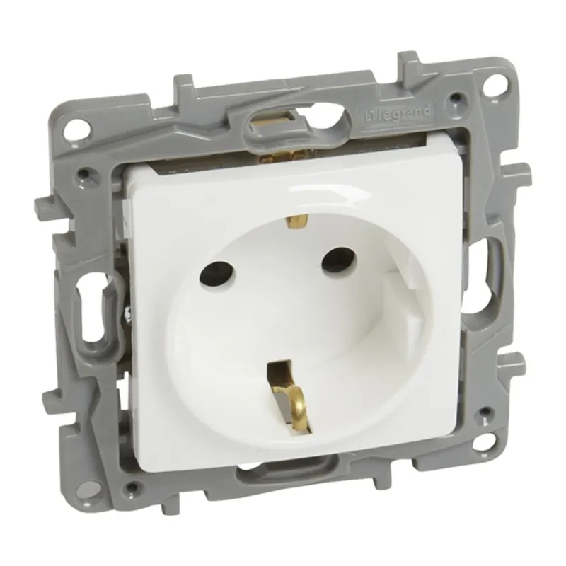 Legrand 764529 Niloé fehér 2P+F csatlakozaljzat gyerekvédelemmel Legrand 764529 Niloé fehér 2P+F csatlakozaljzat gyerekvédelemmel