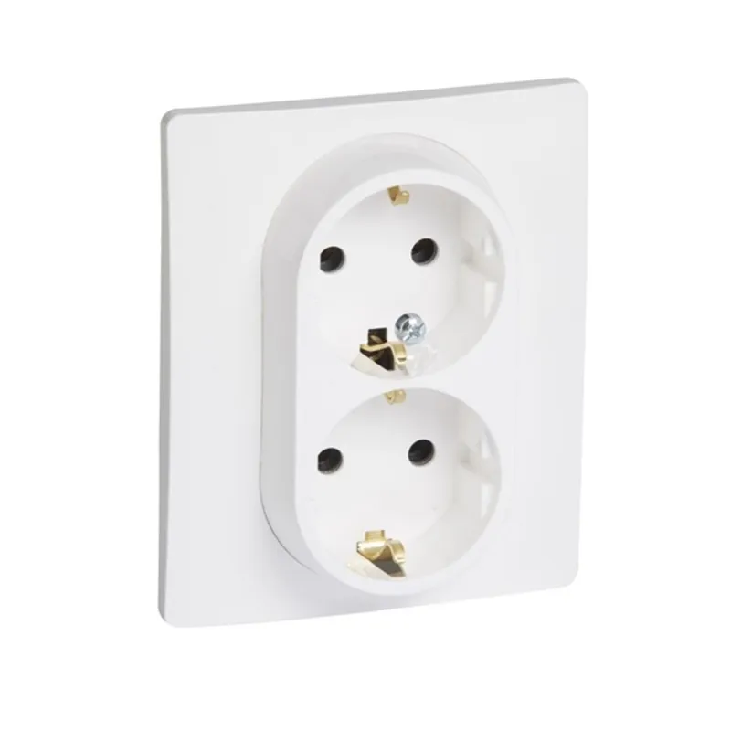 Legrand 764534 Niloé fehér 2x2P+F csatlakozóaljzat Legrand 764534 Niloé fehér 2x2P+F csatlakozóaljzat