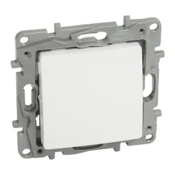 Legrand 764507 Niloé fehér egypólusú nyomókapcsoló