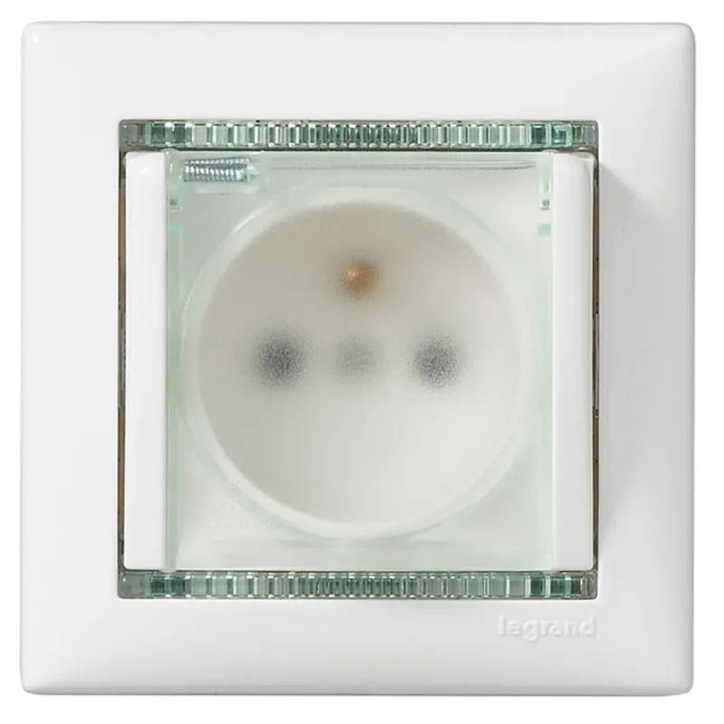 Legrand 774220 Valena fehér 2P+F IP44 csatlakozóaljzat csapófedéllel Legrand 774220 Valena fehér 2P+F IP44 csatlakozóaljzat csapófedéllel