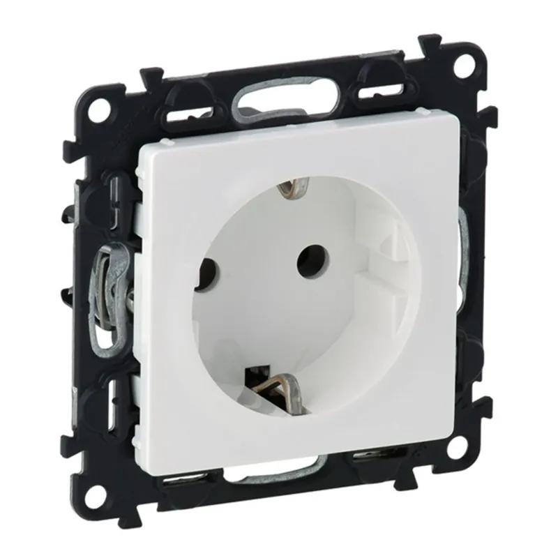 Legrand 753121 Valena Life fehér 2P+F csatlakozóaljzat Legrand 753121 Valena Life fehér 2P+F csatlakozóaljzat