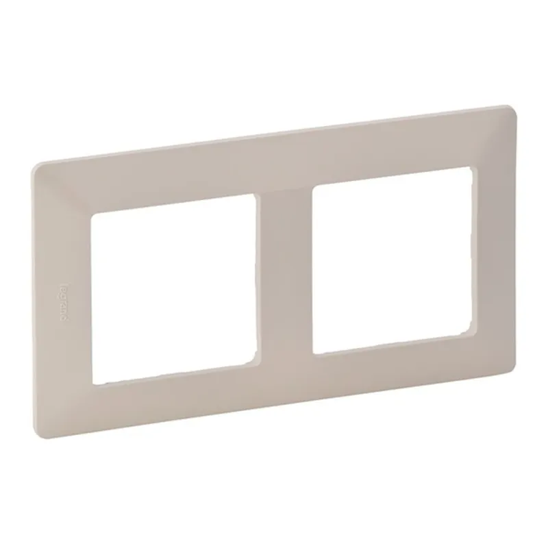 LEGRAND Valena 1xRJ45 LCS2 Cat6 UTP aljzat, körömmel, fehér LEGRAND Valena 1xRJ45 LCS2 Cat6 UTP aljzat, körömmel, fehér