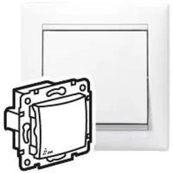 LEGRAND Valena IP44 egypólusú kapcsoló, fehér