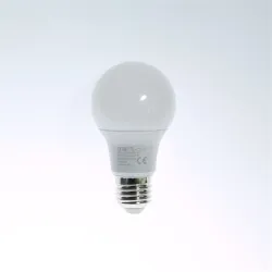 Iris Lighting E27 A60 9W/3000K/810lm LED fényforrás