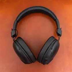 JLAB Studio Pro vezeték nélküli fejhallgató fekete (IEUHBASTUDIOPRORBLK4)