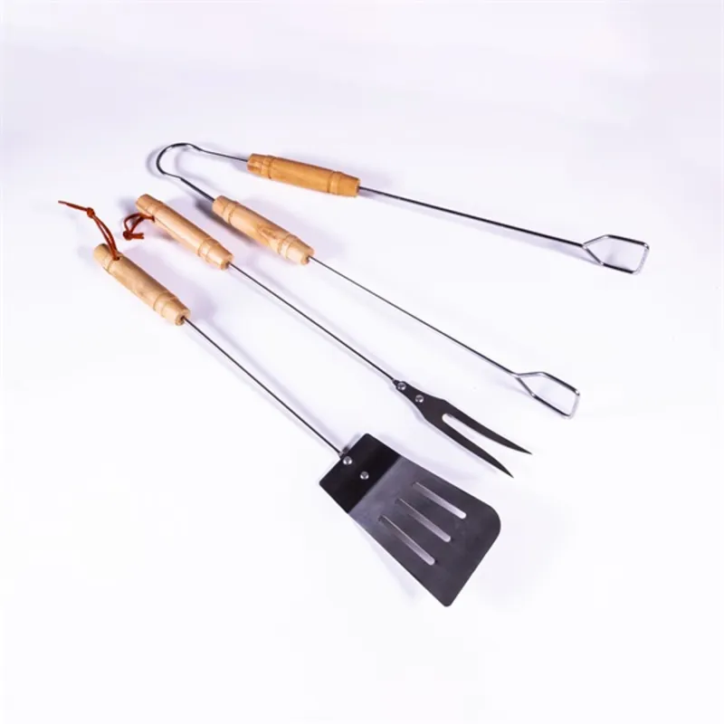 IRIS KT-202 3 db-os BBQ grill szett fa fogóval (ételfogó 44cm, spatula 41cm, villa 40cm) IRIS KT-202 3 db-os BBQ grill szett fa fogóval (ételfogó 44cm, spatula 41cm, villa 40cm)