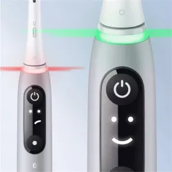 Oral-B iO Series 6 elektromos fogkefe útitokkal szürke