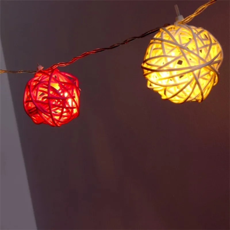 Iris Gömb alakú fonott/rattan/4m/fehér/20db LED-es/3xAA elemes fényfüzér, fénydekoráció Iris Gömb alakú fonott/rattan/4m/fehér/20db LED-es/3xAA elemes fényfüzér, fénydekoráció